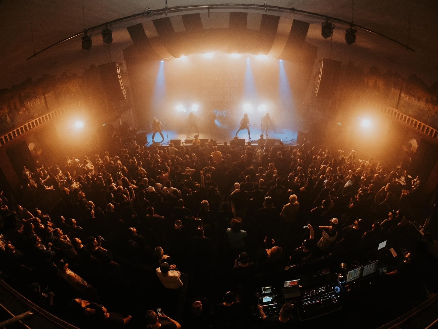 Exploring New Innovations in Stage Lighting from SHEHDS Relevant to DJs